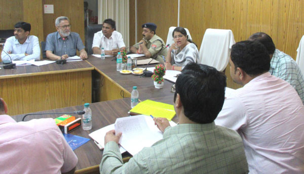 प्रतापगढ़ में उपेक्षा का शिकार हैं व्यापारी, जिला उद्योग बन्धु की बैठक खुली पोल तो सीडीओ ने लगाई फटकार